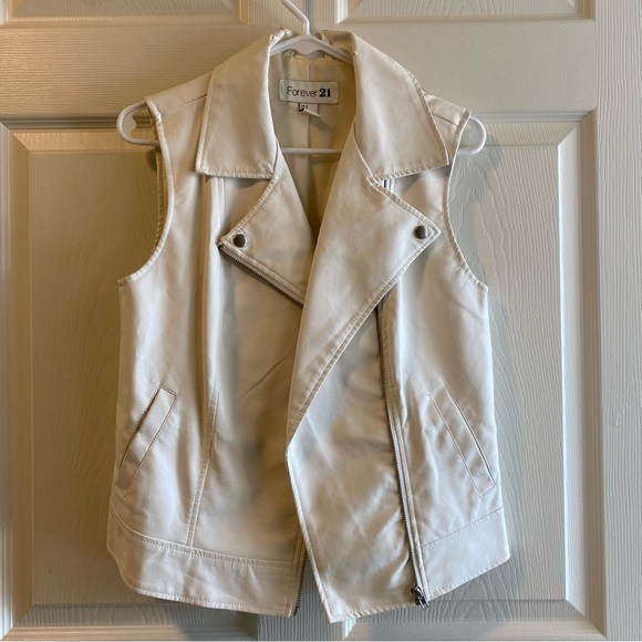 Forever 21 White Sleeveless Faux Leather Vest - Picture 1 of 5